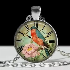 Bird with clock pendwny
